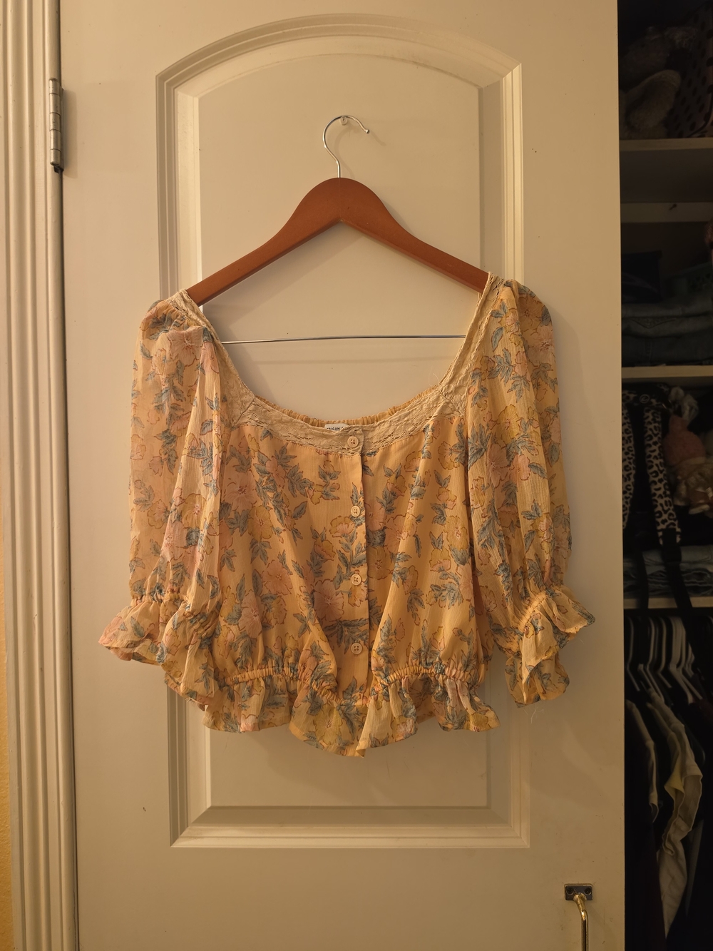 American Eagle Outfitters Yellow Floral Ruffle Button-Front Blouse